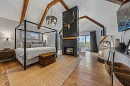 Dahlonega Golden | Luxury Mountain Retreat - Image 3